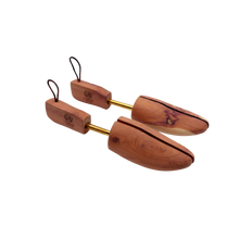 Cordwainers Atelier cedar boot shoe tree with pull loop for western boots