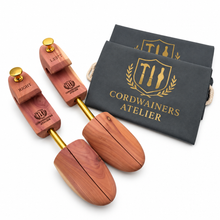 Cedar Shoe tree with 2x Premium shoe bag